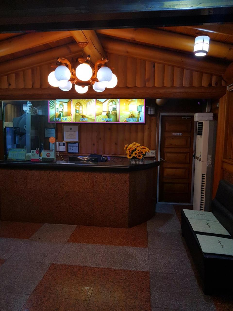 Pine Motel Boryeong Exterior photo