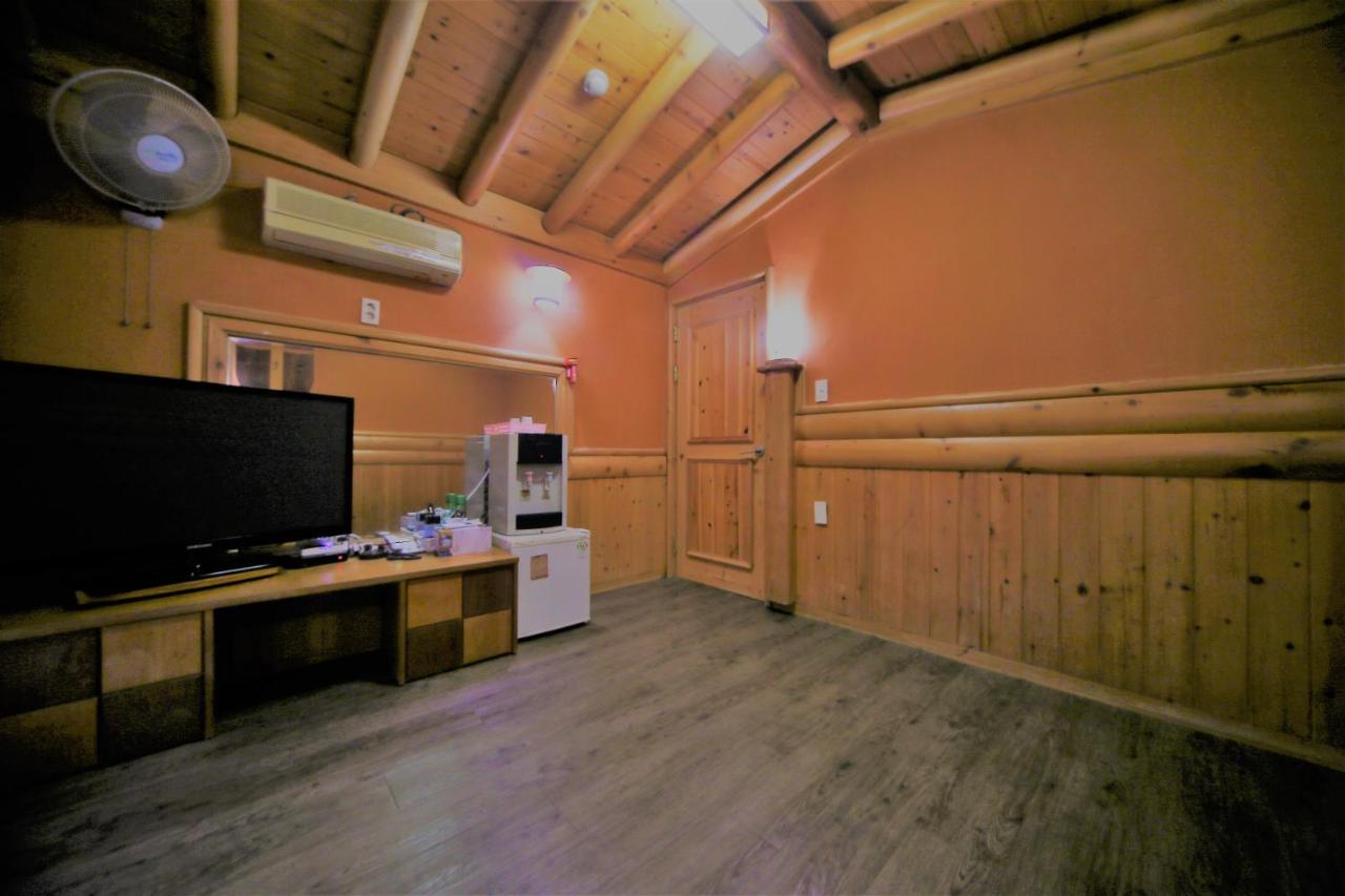 Pine Motel Boryeong Exterior photo